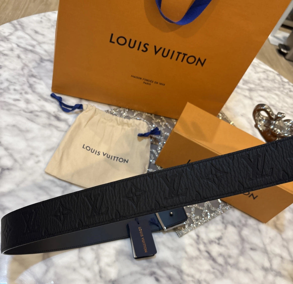 RARE Louis Vuitton LV Shadow 40mm Reversible Black Leather Silver Buckle Belt